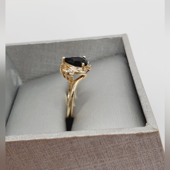 14k Solid Yellow Gold Pear Shaped Onyx & Genuine Round Diamond Ring - Picture 3 of 8